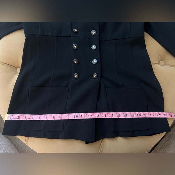 CHANEL Vintage Black Blazer Jacket Coat 44 Large 18 Gold Buttons Silk 96P EUC - Picture 16 of 17